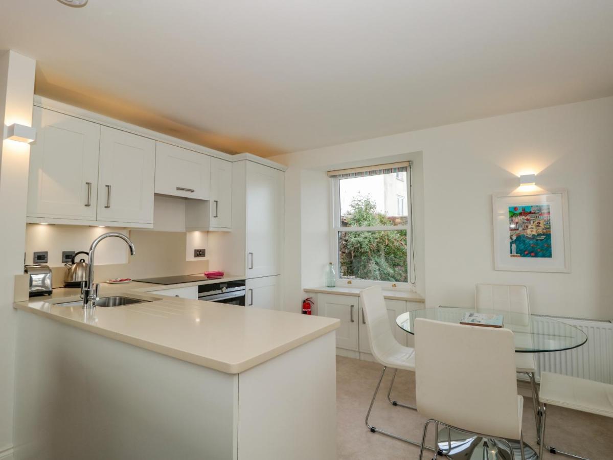 Bay View Apartment Brixham Exterior photo
