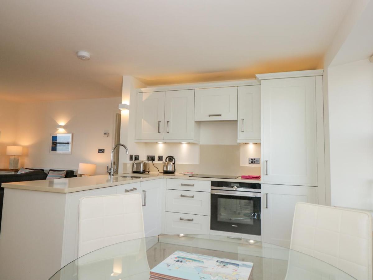 Bay View Apartment Brixham Exterior photo