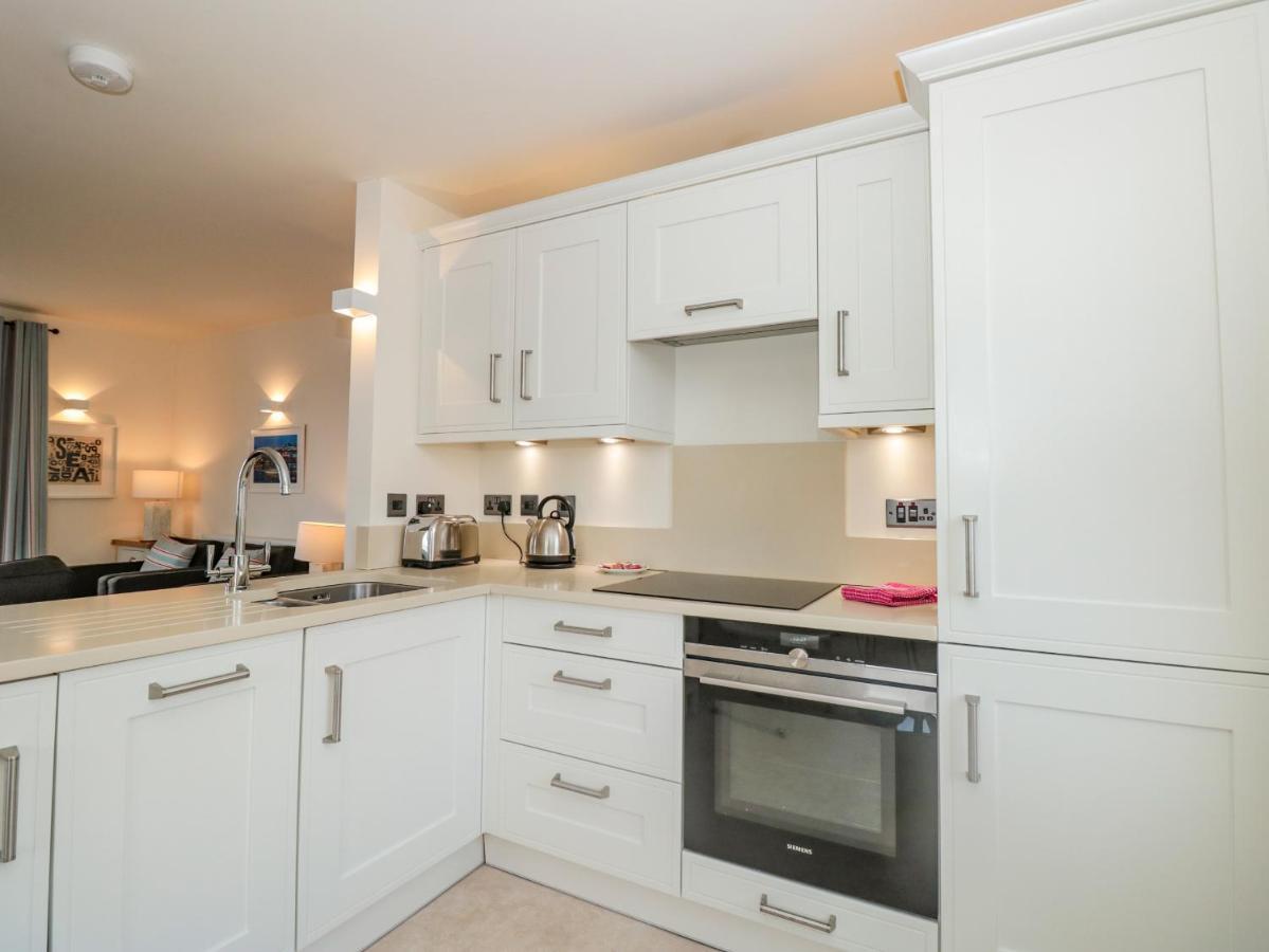 Bay View Apartment Brixham Exterior photo